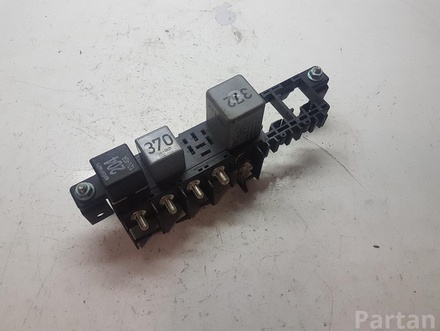 Audi 8L0941822A A8 (4D2, 4D8) 2001 Fuse Box