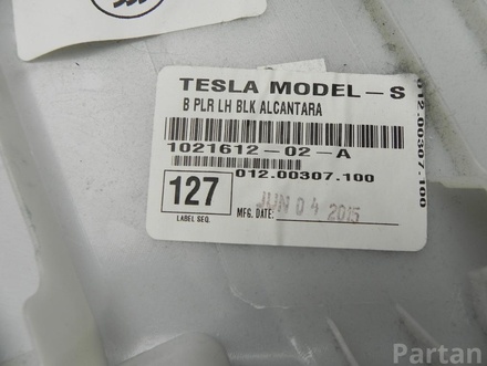 Tesla 1021612-02-A / 102161202A MODEL S 2015 Poszycie słupka B lewa strona