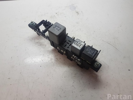 Audi 8L0941822A A8 (4D2, 4D8) 2001 Fuse Box