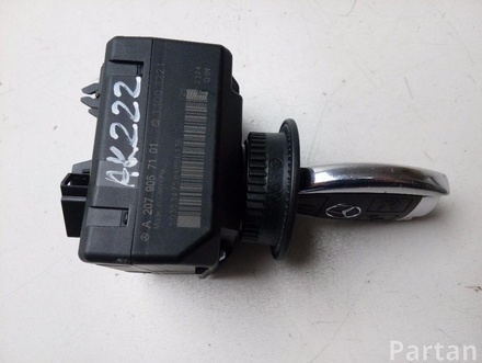 Mercedes-Benz A 207 905 71 01 / A2079057101 C-CLASS (W204) 2012 lock cylinder for ignition