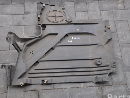 BMW 7436655 2' F44 Gran Coupé 2021 Protección inferior del motor