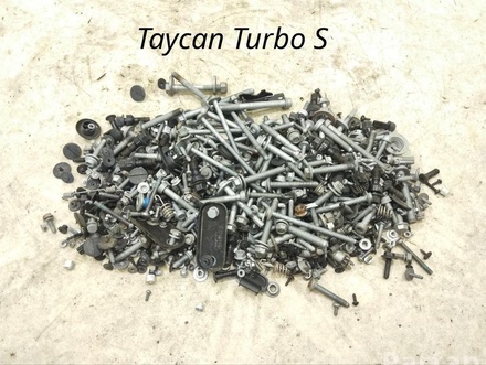 Porsche Taycan 2021 Boulon complect