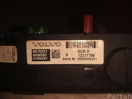 Volvo 8676391 XC90 I 2004 Fuse Box