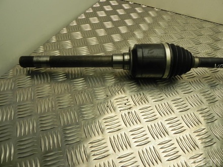 Mercedes-Benz A 164 330 19 01 / A1643301901 M-CLASS (W164) 2009 Drive Shaft Right Front