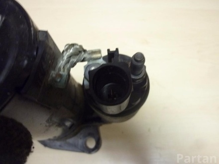 Volkswagen 02M 911 023 C / 02M911023C PASSAT (362) 2011 Starter